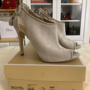 Michael Kors Jennings Bootie Suede Cement Size 6
